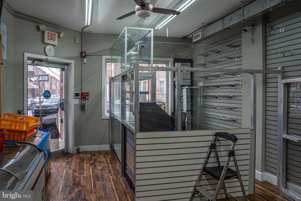 1417 W PORTER STREET