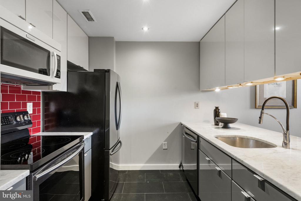 315 NEW STREET 618
