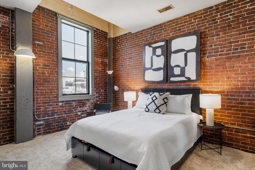 315 NEW STREET 618