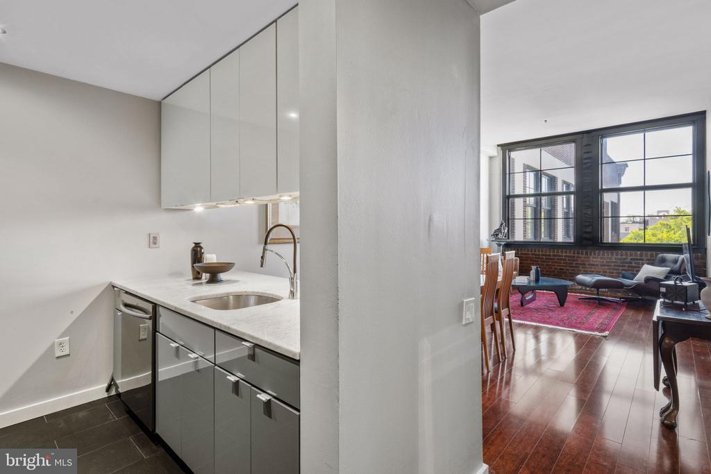 315 NEW STREET 618