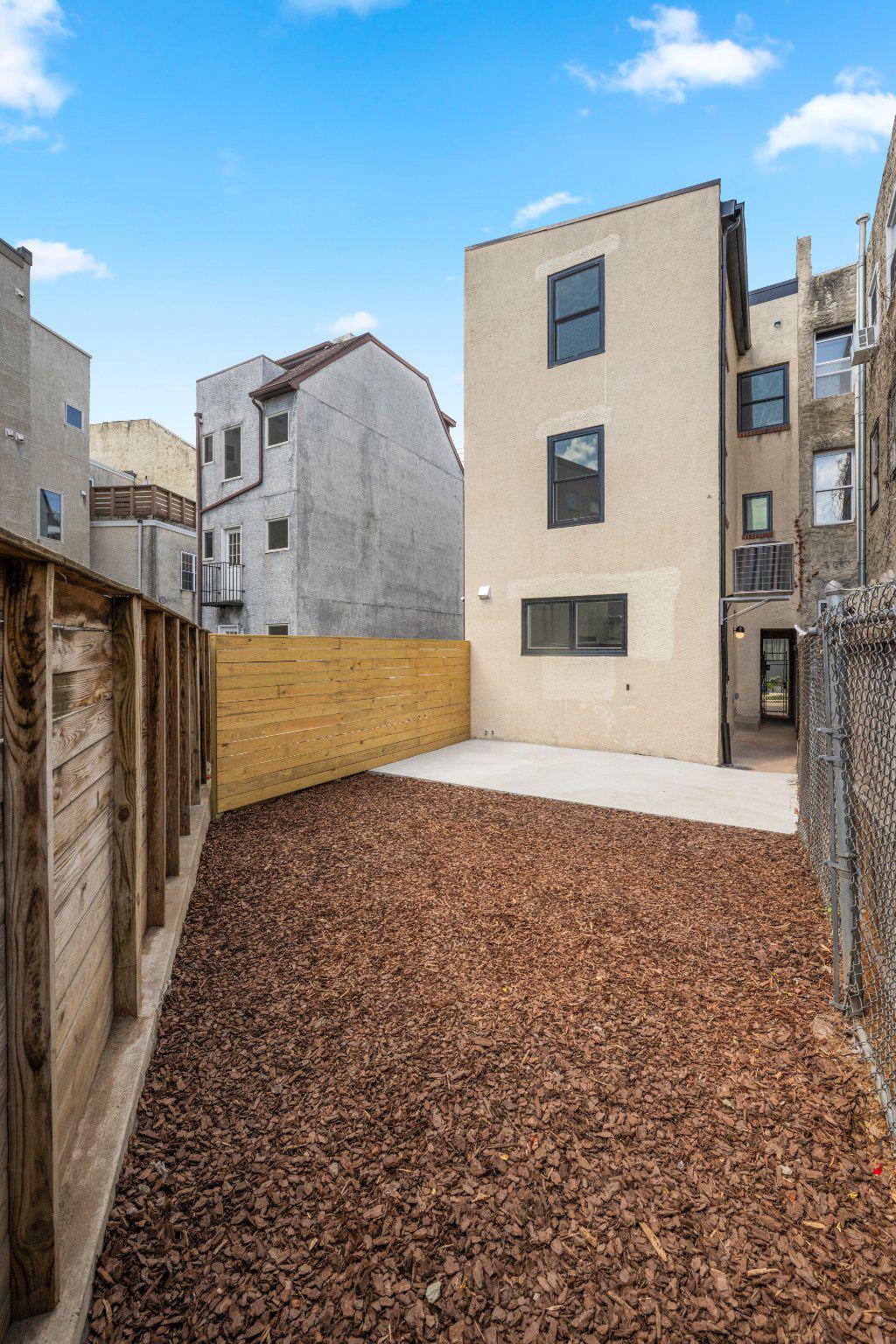 440 POPLAR STREET