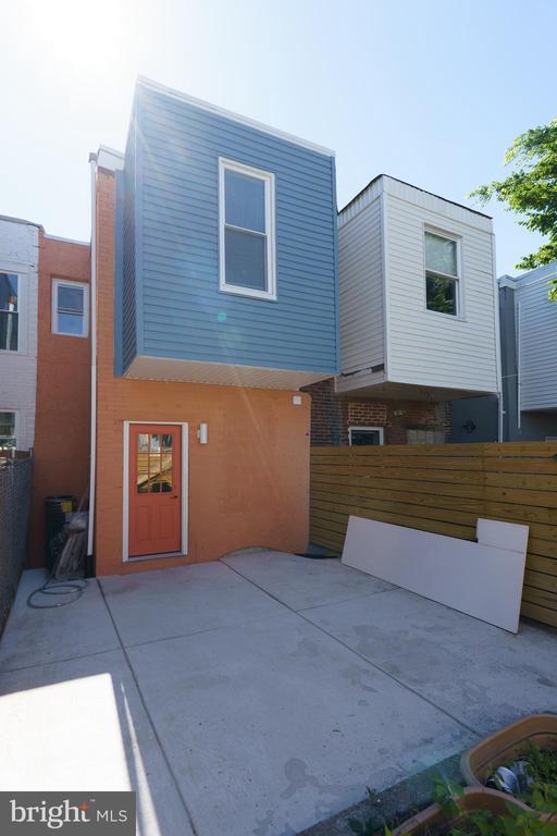 1926 S LAMBERT STREET