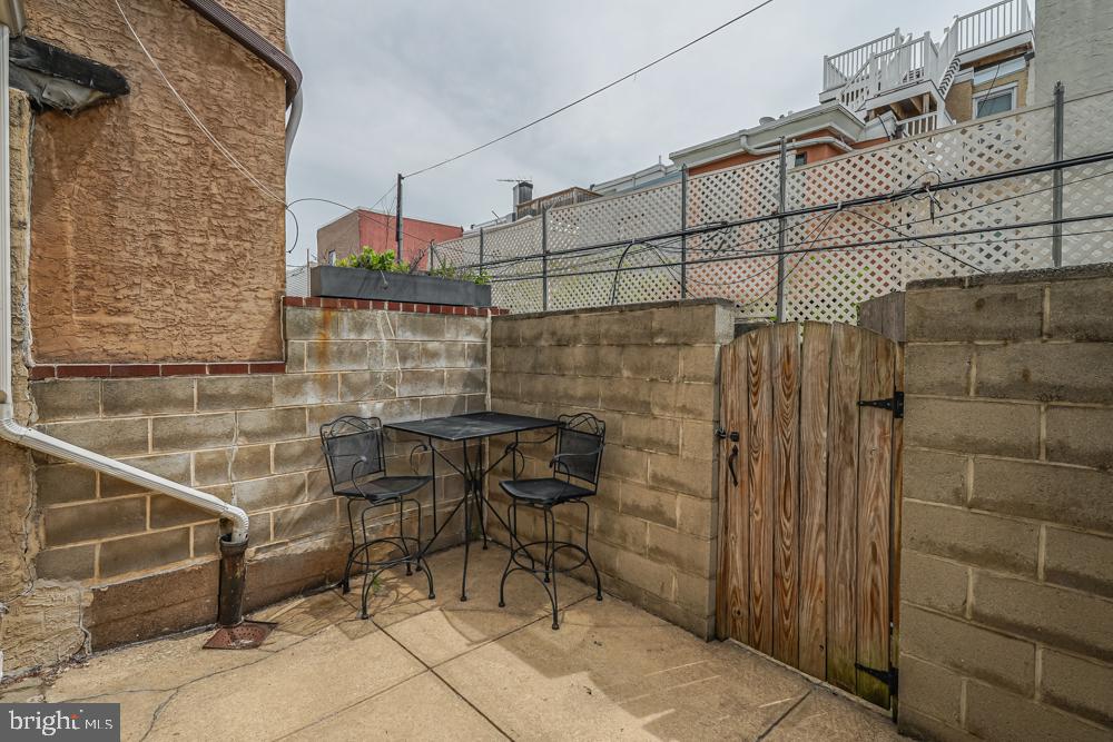 1523 S CLARION ST
