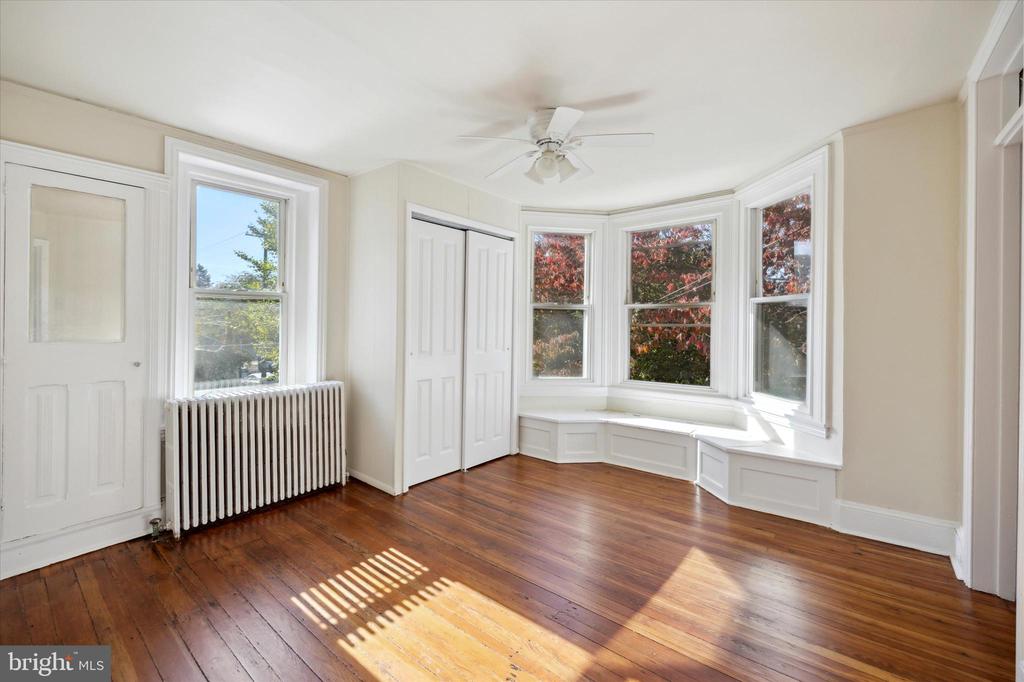 200 E WILLOW GROVE AVENUE Unit: 2