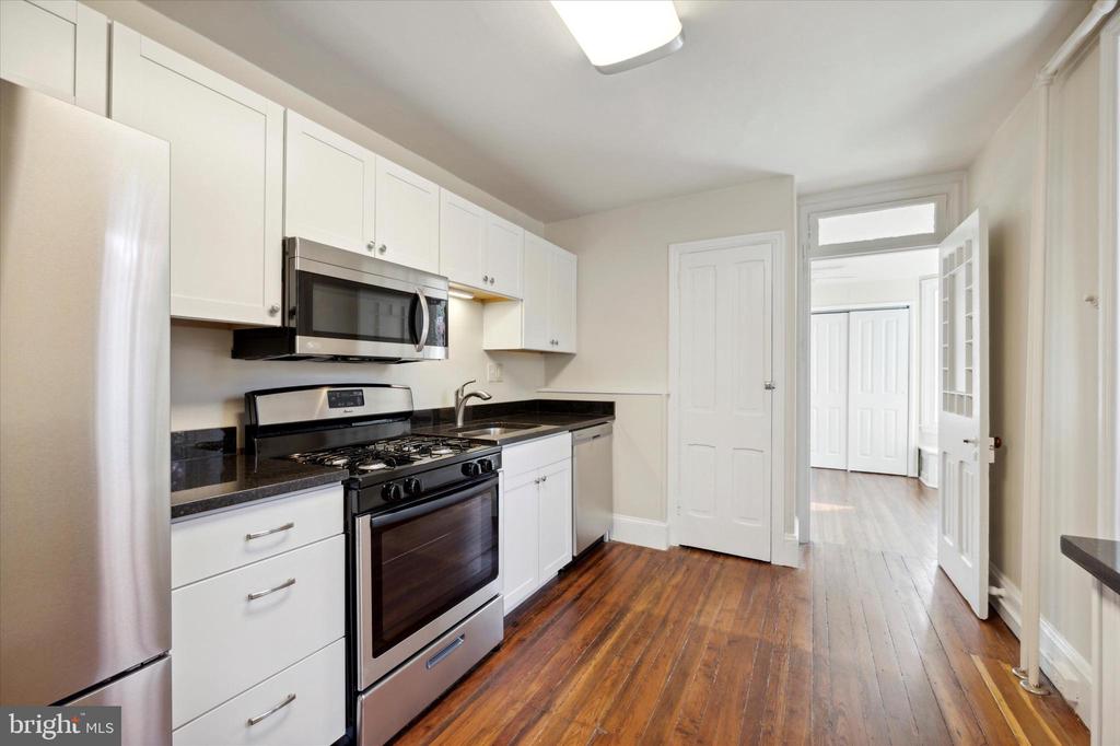 200 E WILLOW GROVE AVENUE Unit: 2