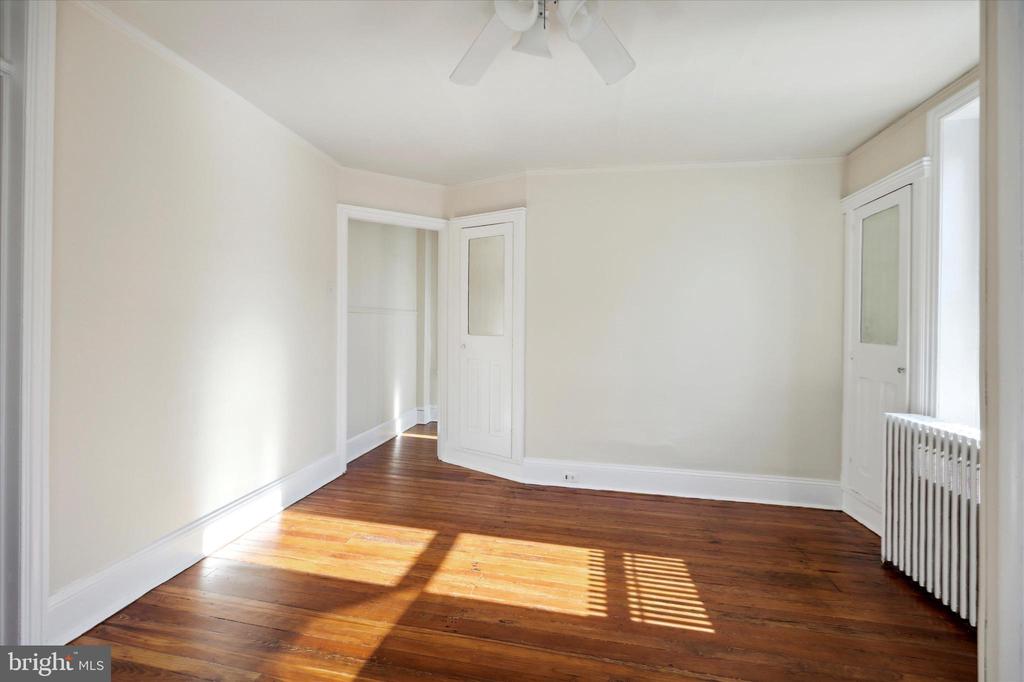200 E WILLOW GROVE AVENUE Unit: 2
