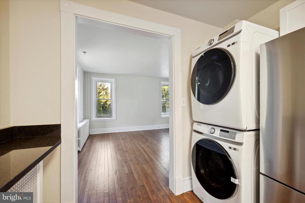 200 E WILLOW GROVE AVENUE Unit: 2