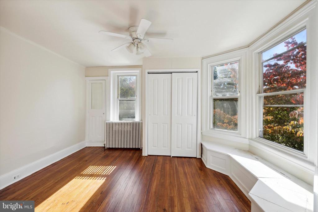 200 E WILLOW GROVE AVENUE Unit: 2