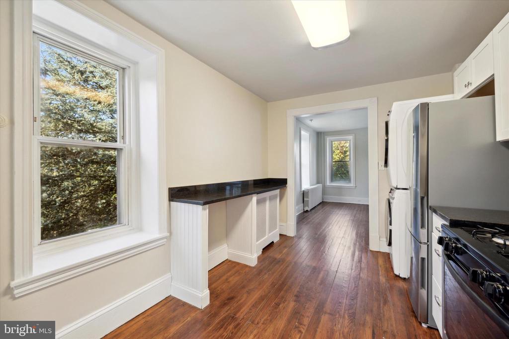 200 E WILLOW GROVE AVENUE Unit: 2