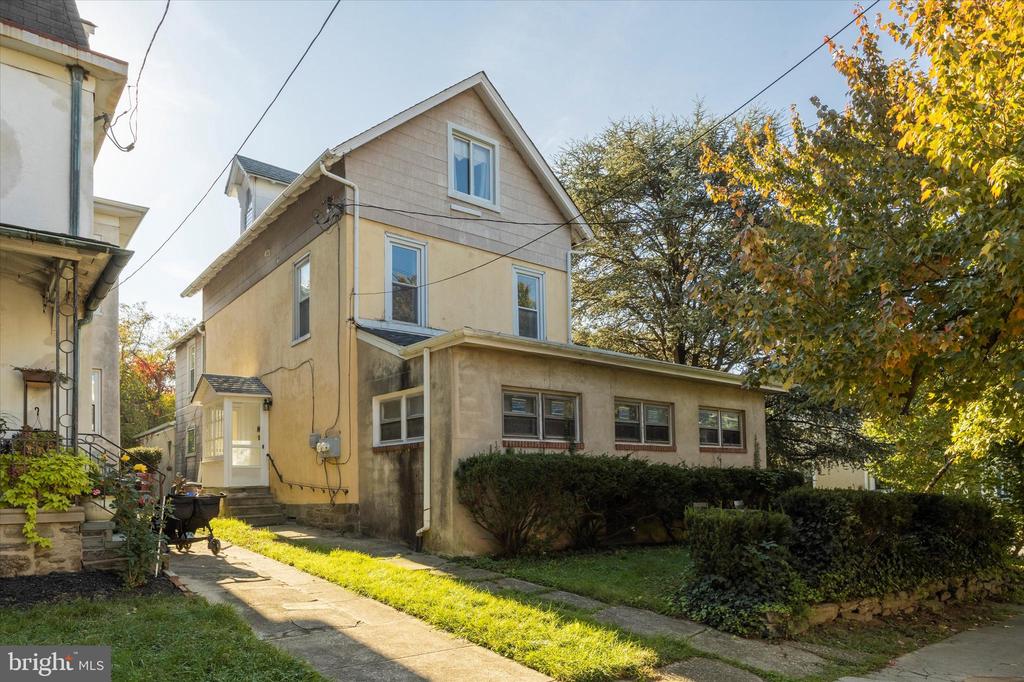 200 E WILLOW GROVE AVENUE Unit: 2