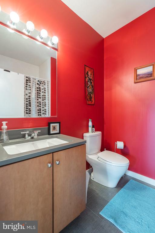 1233 N 3RD STREET Unit: B