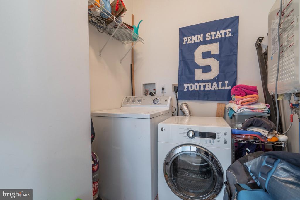 1233 N 3RD STREET Unit: B