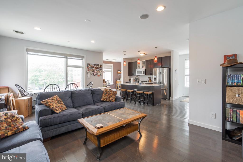 1233 N 3RD STREET Unit: B