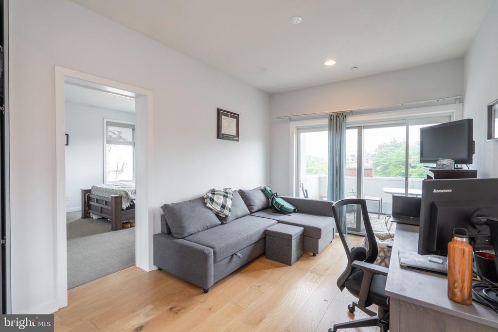 1233 N 3RD STREET Unit: B