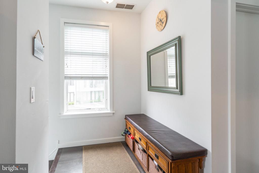 1233 N 3RD STREET Unit: B