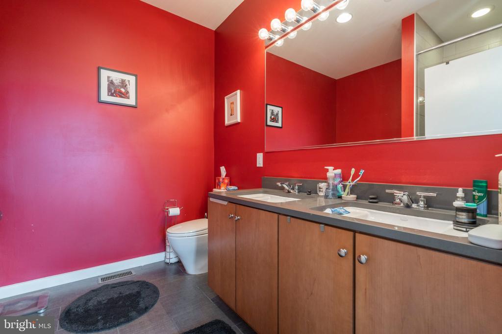 1233 N 3RD STREET Unit: B