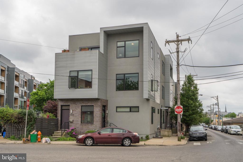 1233 N 3RD STREET Unit: B