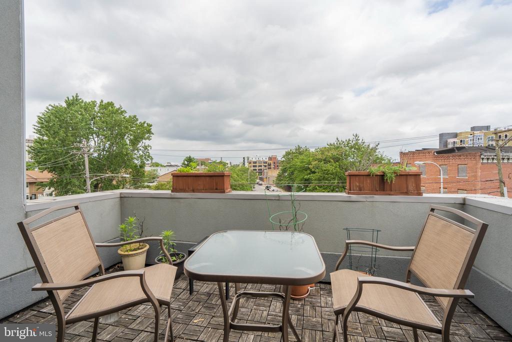 1233 N 3RD STREET Unit: B