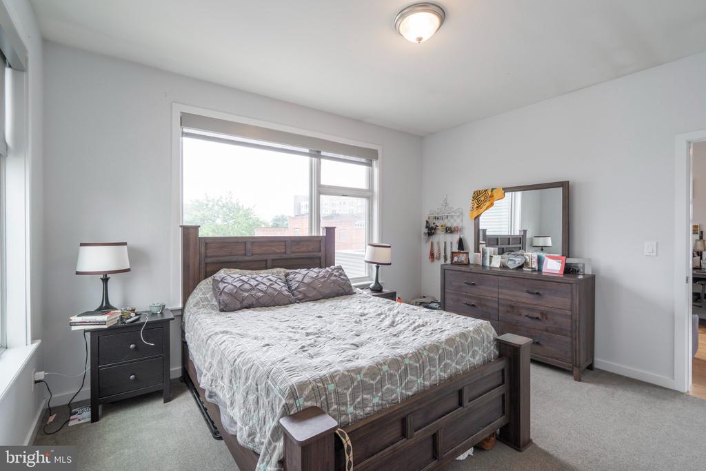 1233 N 3RD STREET Unit: B