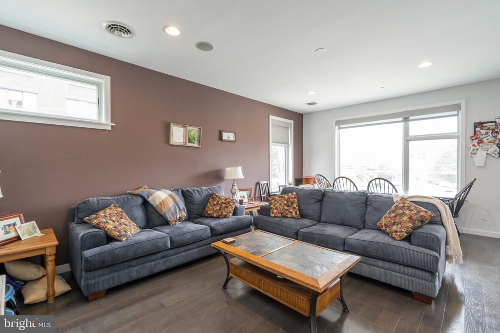 1233 N 3RD STREET Unit: B