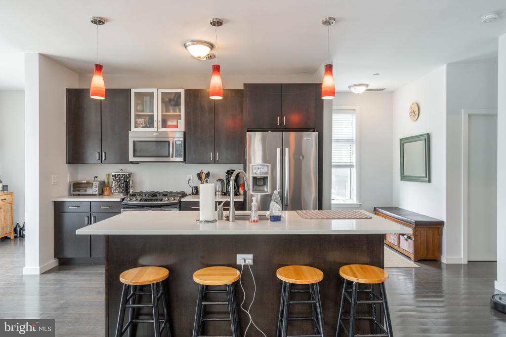 1233 N 3RD STREET Unit: B