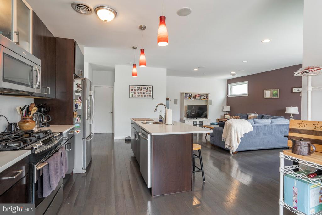 1233 N 3RD STREET Unit: B