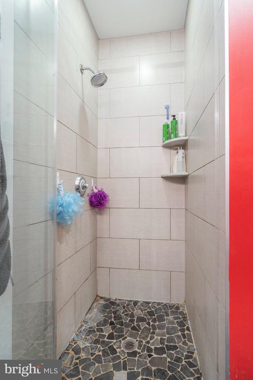 1233 N 3RD STREET Unit: B