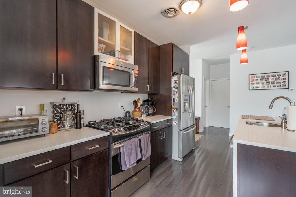 1233 N 3RD STREET Unit: B