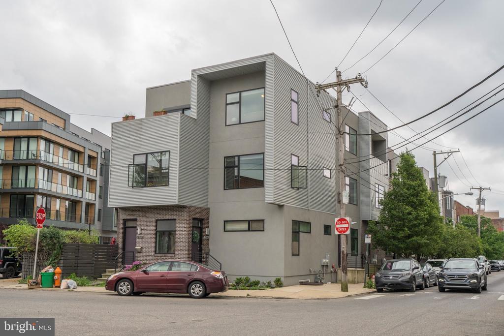 1233 N 3RD STREET Unit: B