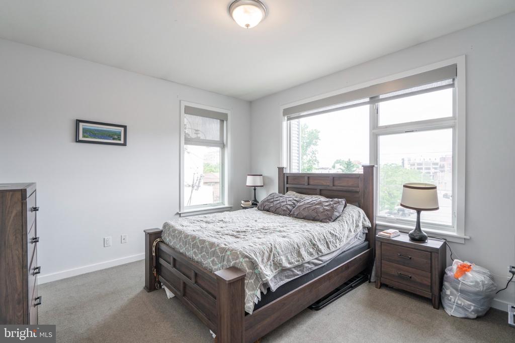 1233 N 3RD STREET Unit: B