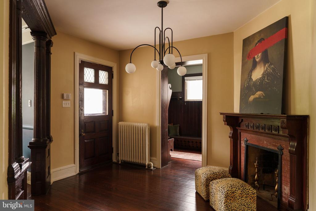 104 ROCHELLE AVENUE