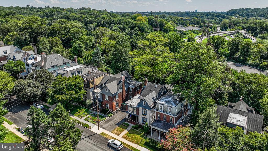 104 ROCHELLE AVENUE