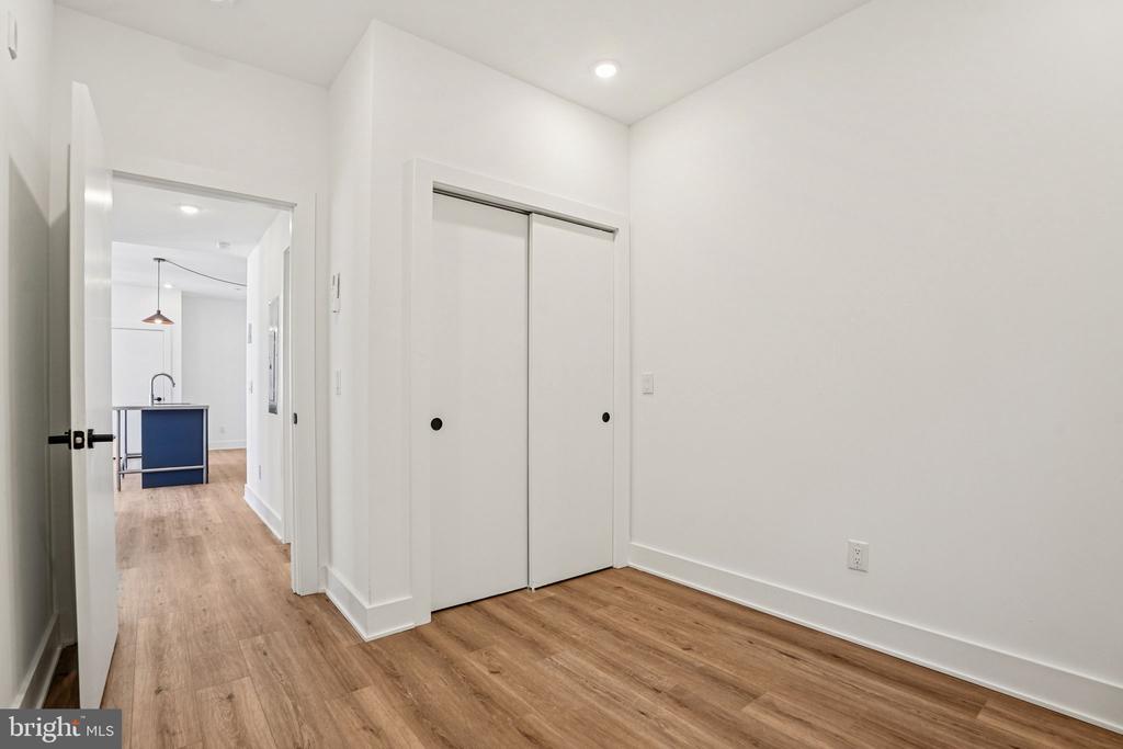 2456 FRANKFORD AVENUE Unit: 9