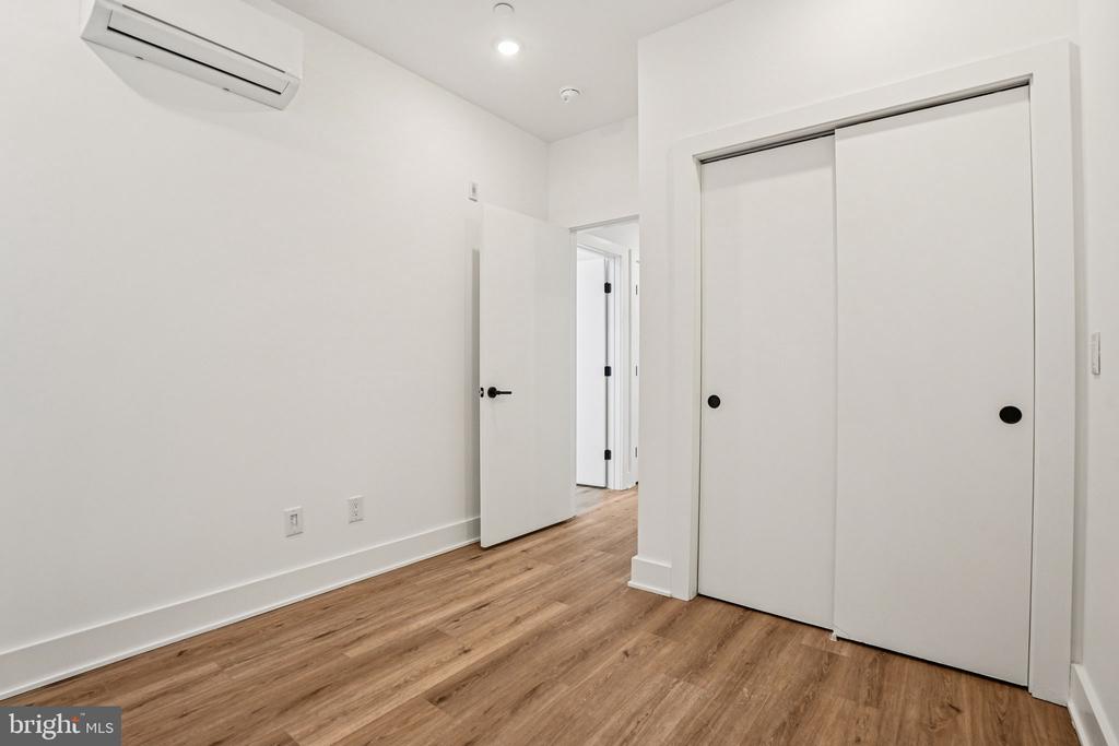 2456 FRANKFORD AVENUE Unit: 9