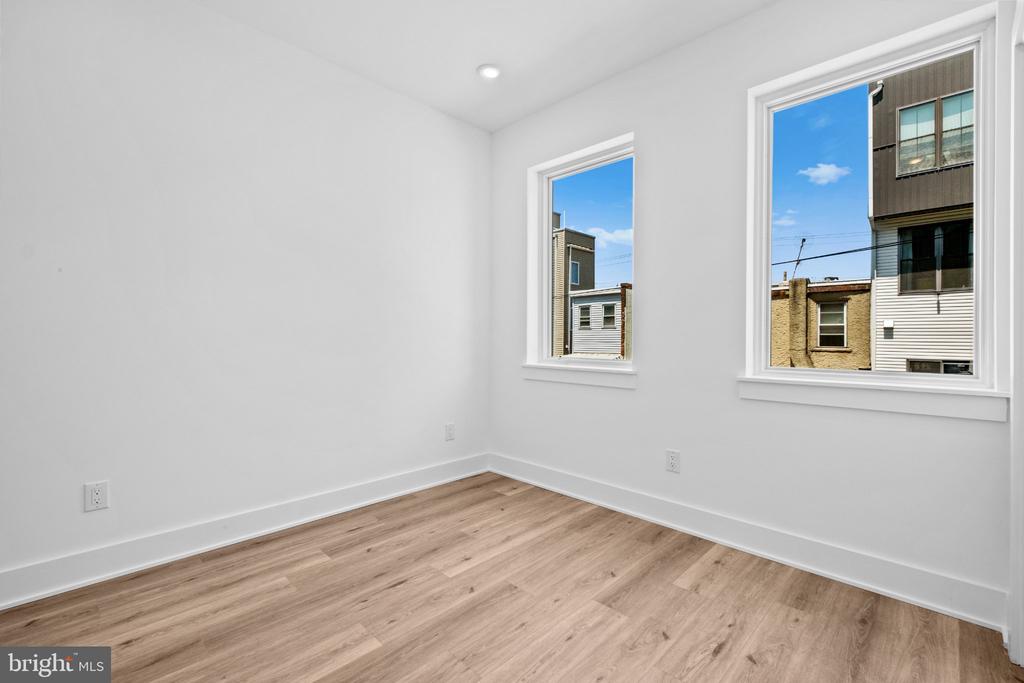 2456 FRANKFORD AVENUE Unit: 9