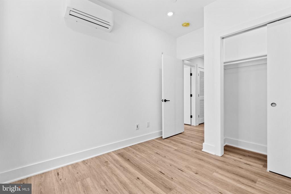 2456 FRANKFORD AVENUE Unit: 9