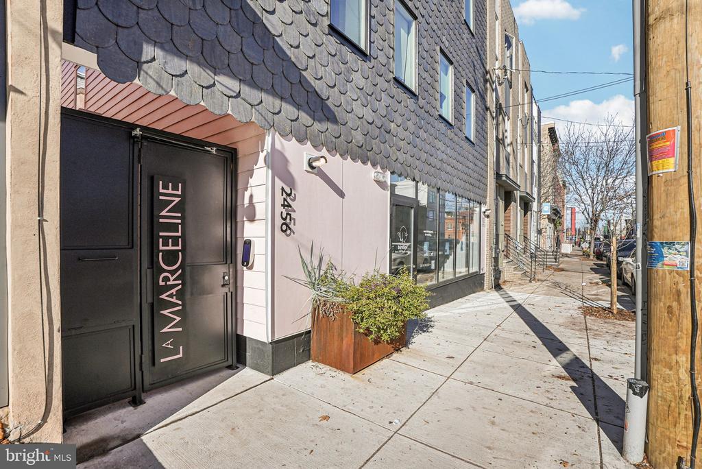 2456 FRANKFORD AVENUE Unit: 9