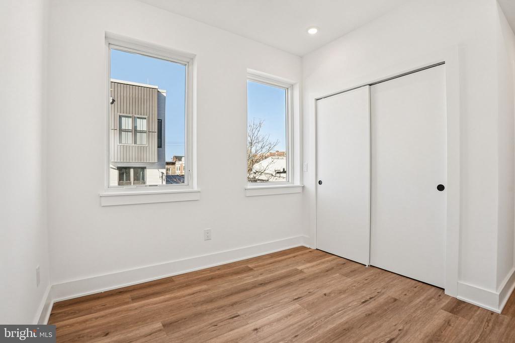 2456 FRANKFORD AVENUE Unit: 9