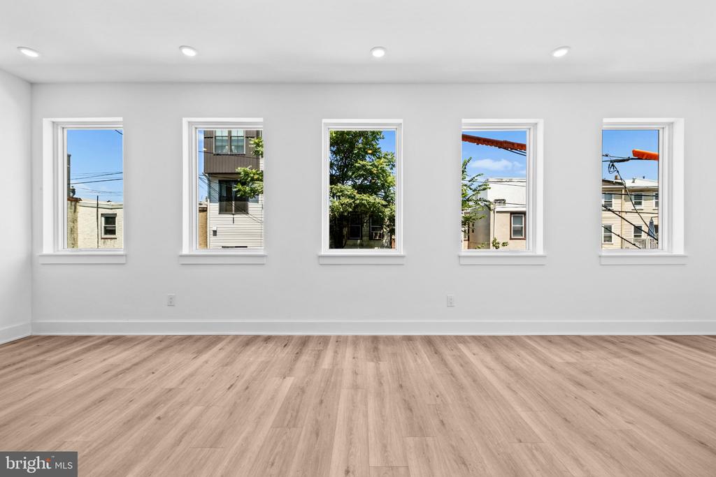 2456 FRANKFORD AVENUE Unit: 9