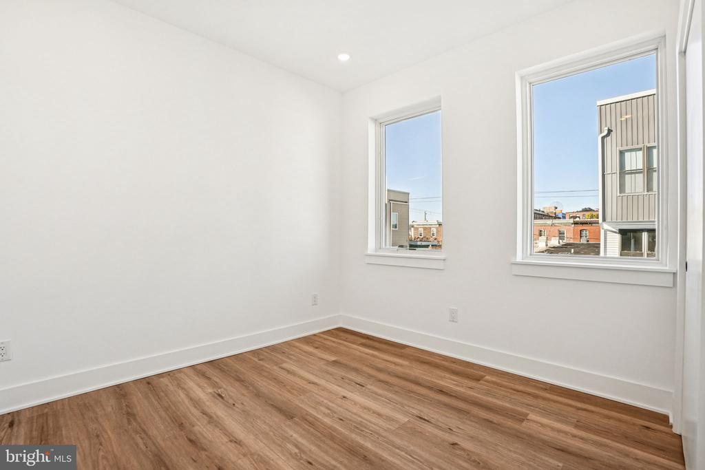 2456 FRANKFORD AVENUE Unit: 9