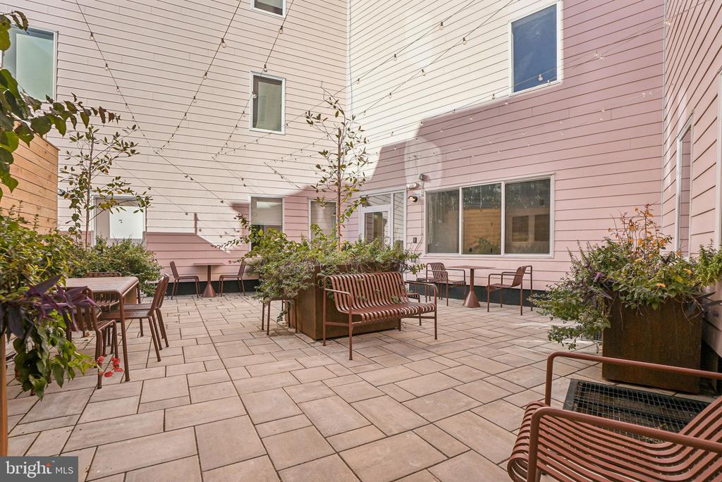 2456 FRANKFORD AVENUE Unit: 9
