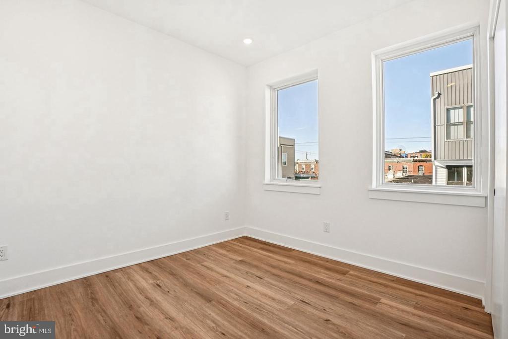 2456 FRANKFORD AVENUE Unit: 9