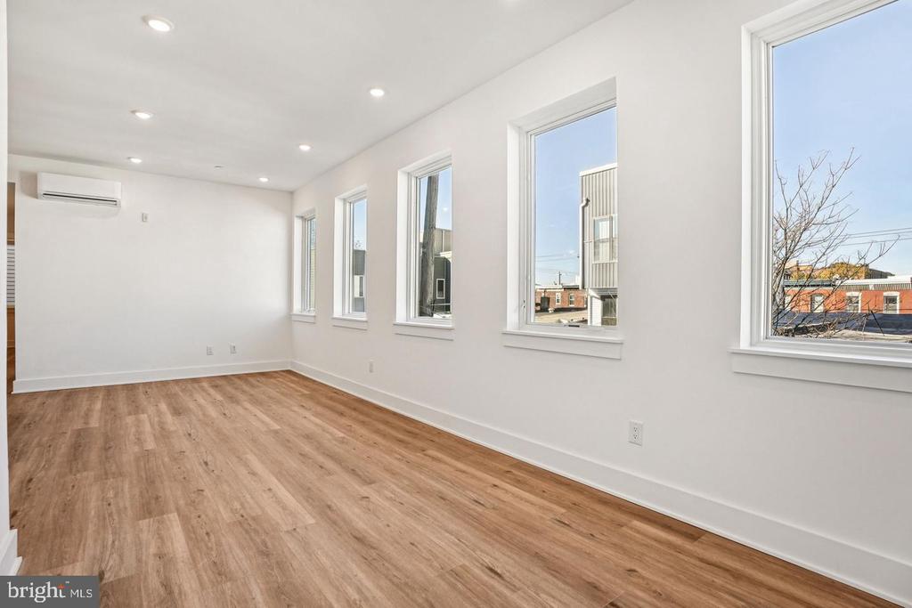 2456 FRANKFORD AVENUE Unit: 9