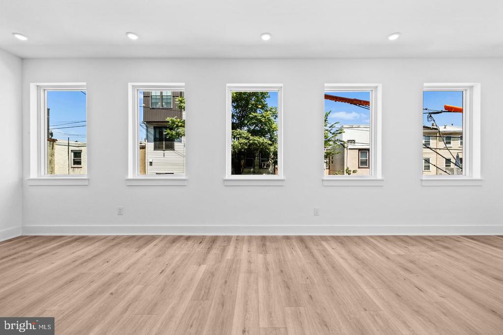 2456 FRANKFORD AVENUE Unit: 9