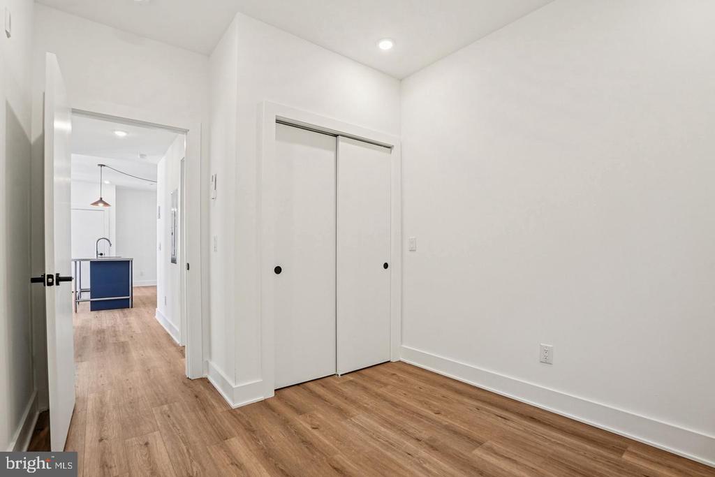 2456 FRANKFORD AVENUE Unit: 9