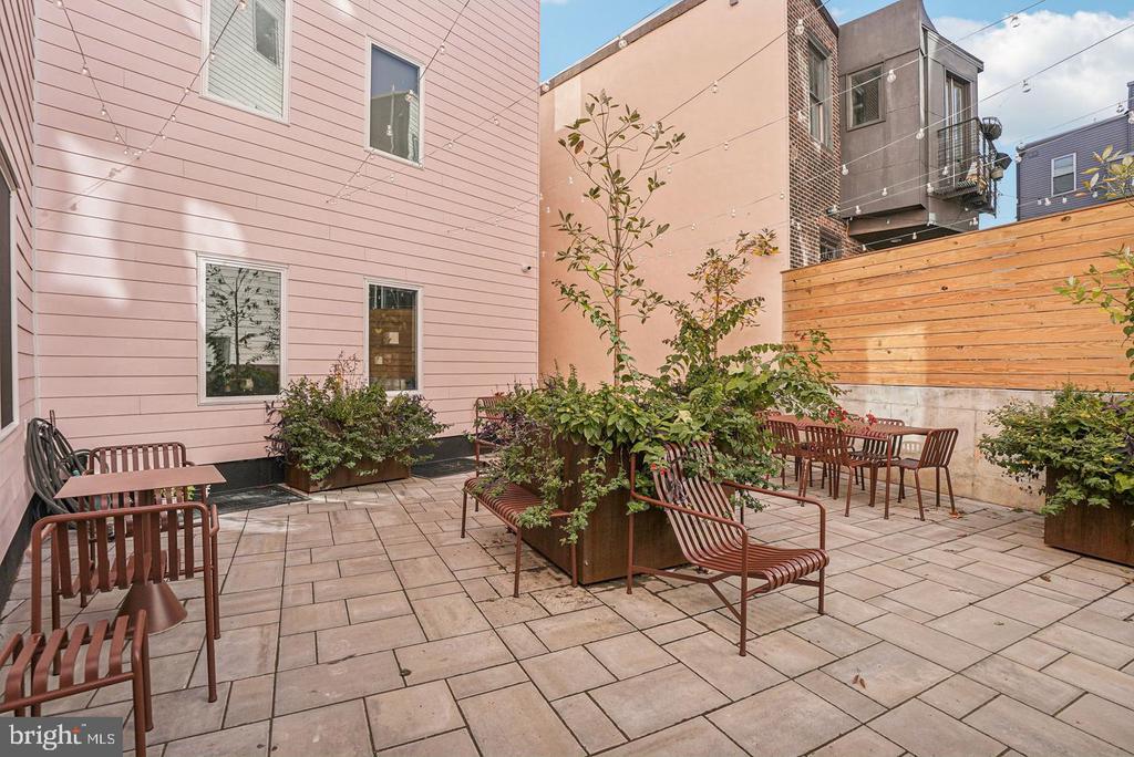 2456 FRANKFORD AVENUE Unit: 9