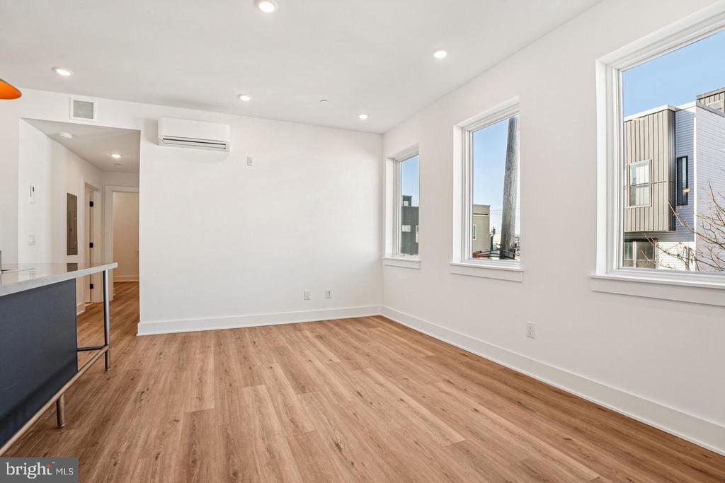 2456 FRANKFORD AVENUE Unit: 9