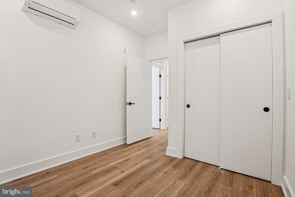 2456 FRANKFORD AVENUE Unit: 9