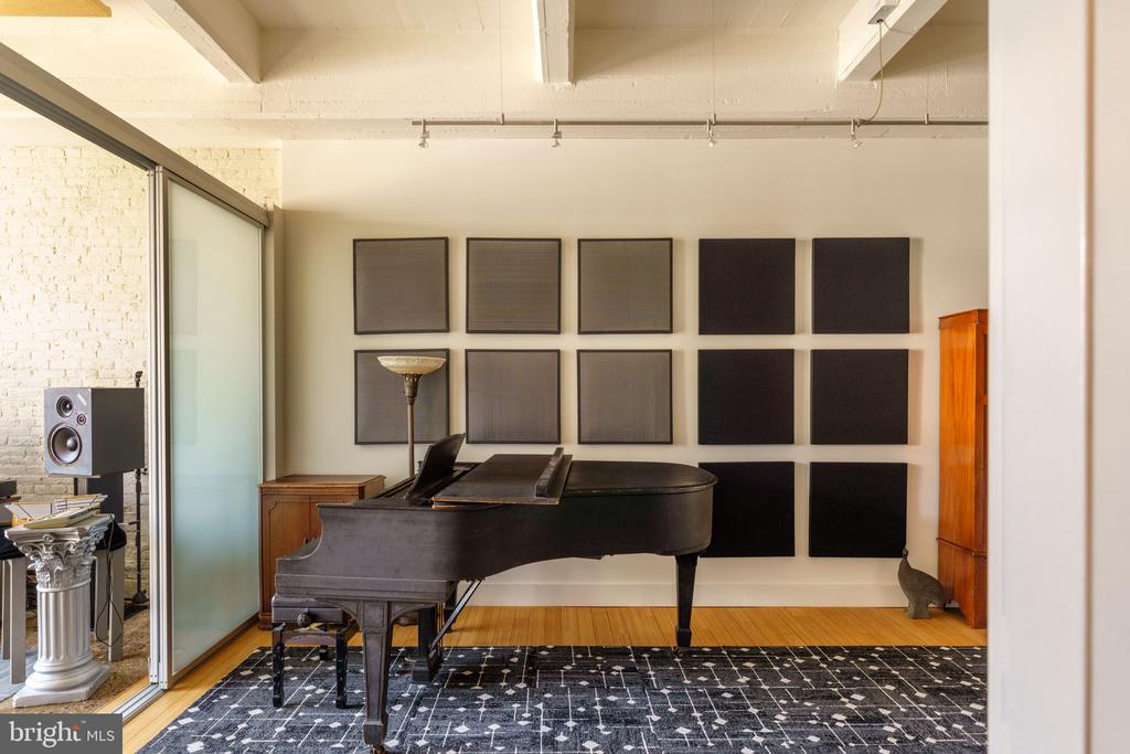 20-22 N 3RD STREET Unit: 401