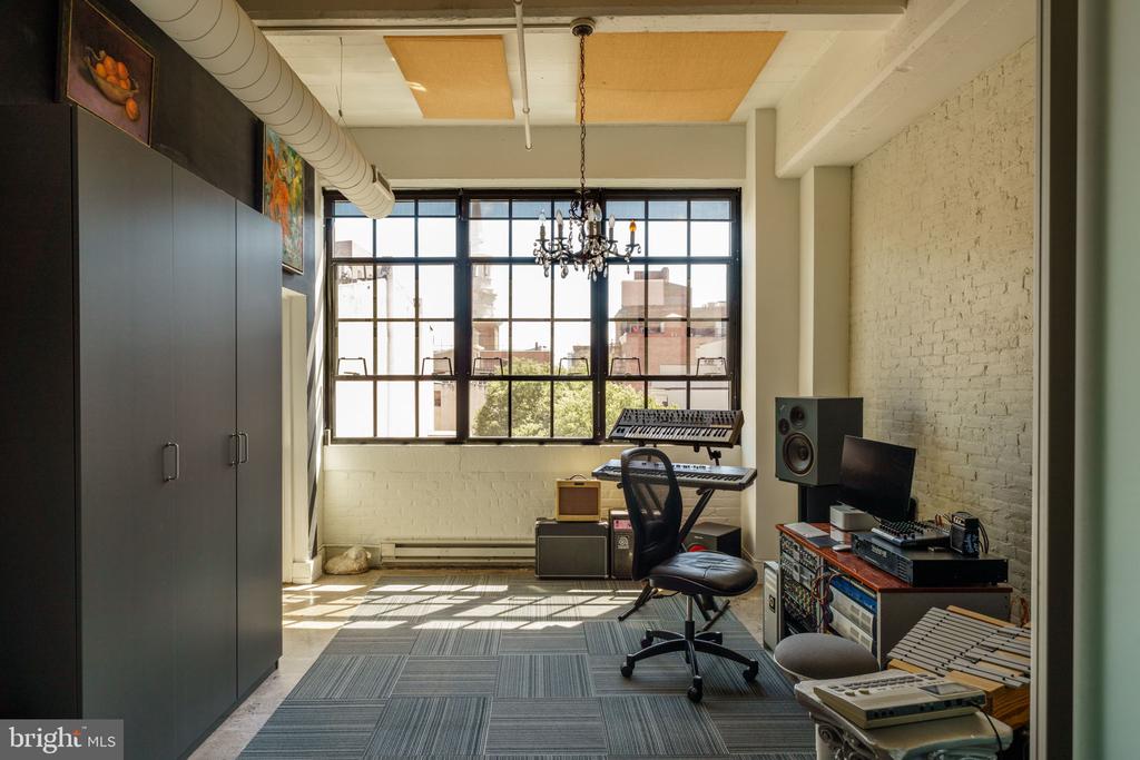 20-22 N 3RD STREET Unit: 401